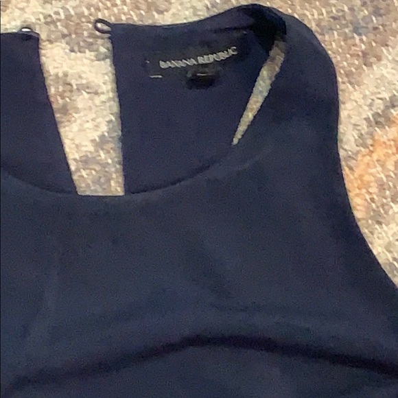 Banana Republic Silk - Picture 3 of 3